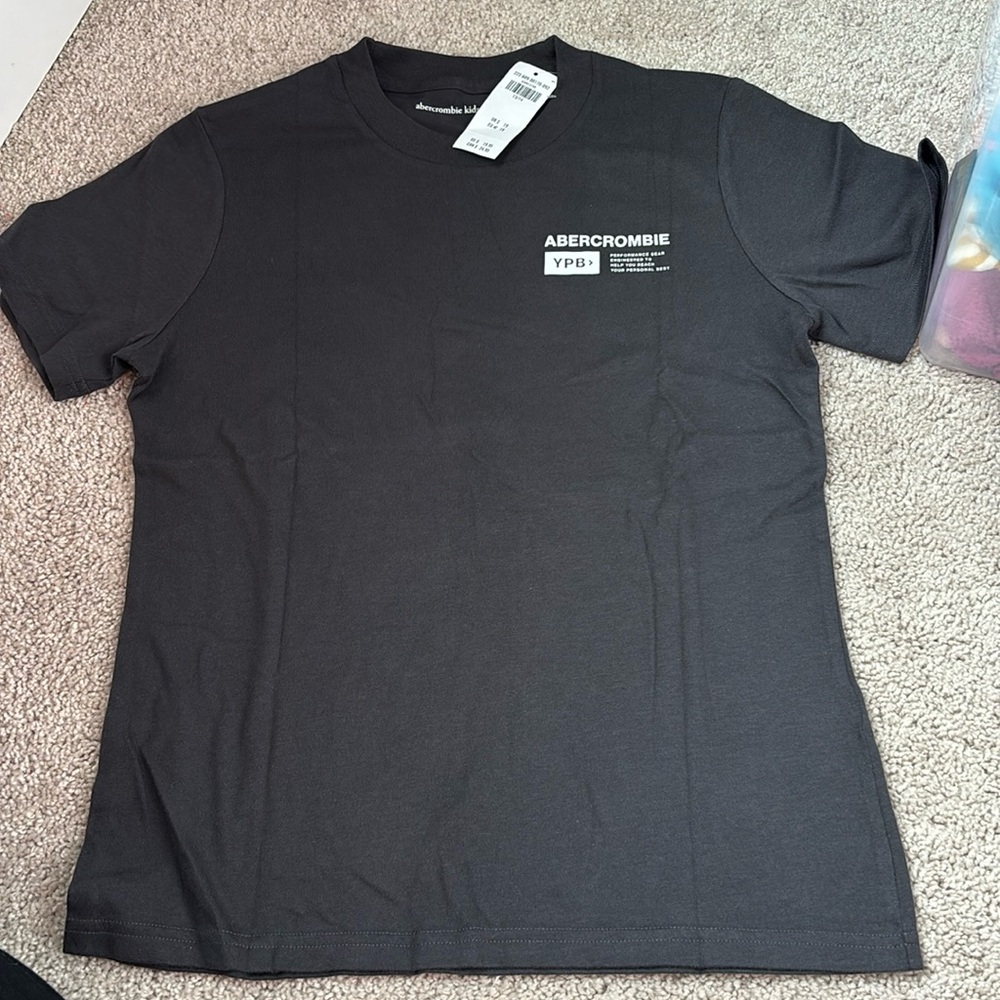 NWT Abercrombie Kids size 13/14 t-shirt